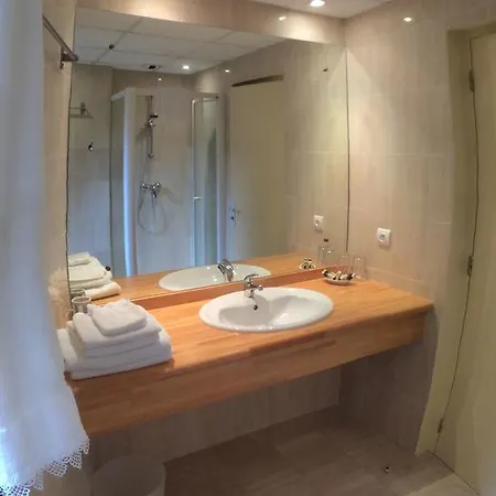 L'ancienne Hotel 2*