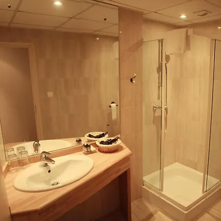L'ancienne Hotel 2*